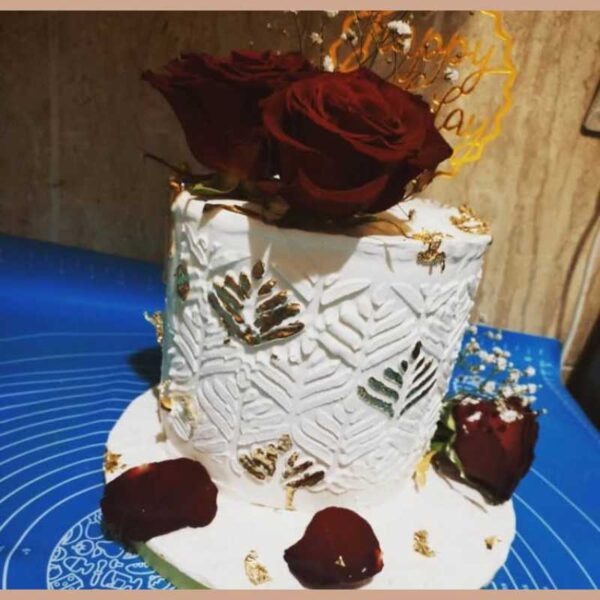 Gâteau à thème (fiançailles/ Roses ) - tetouan